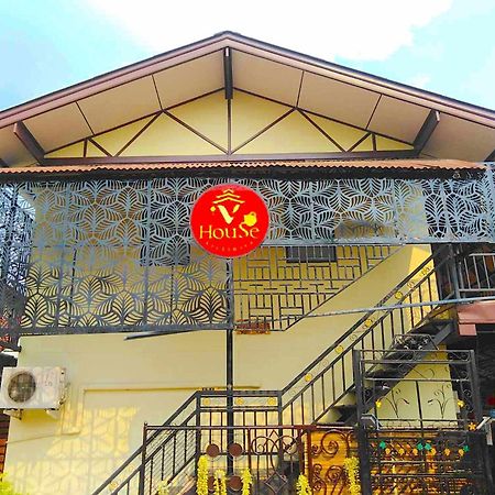 فندق V House فرا ناخون سي أيوتثايا المظهر الخارجي الصورة