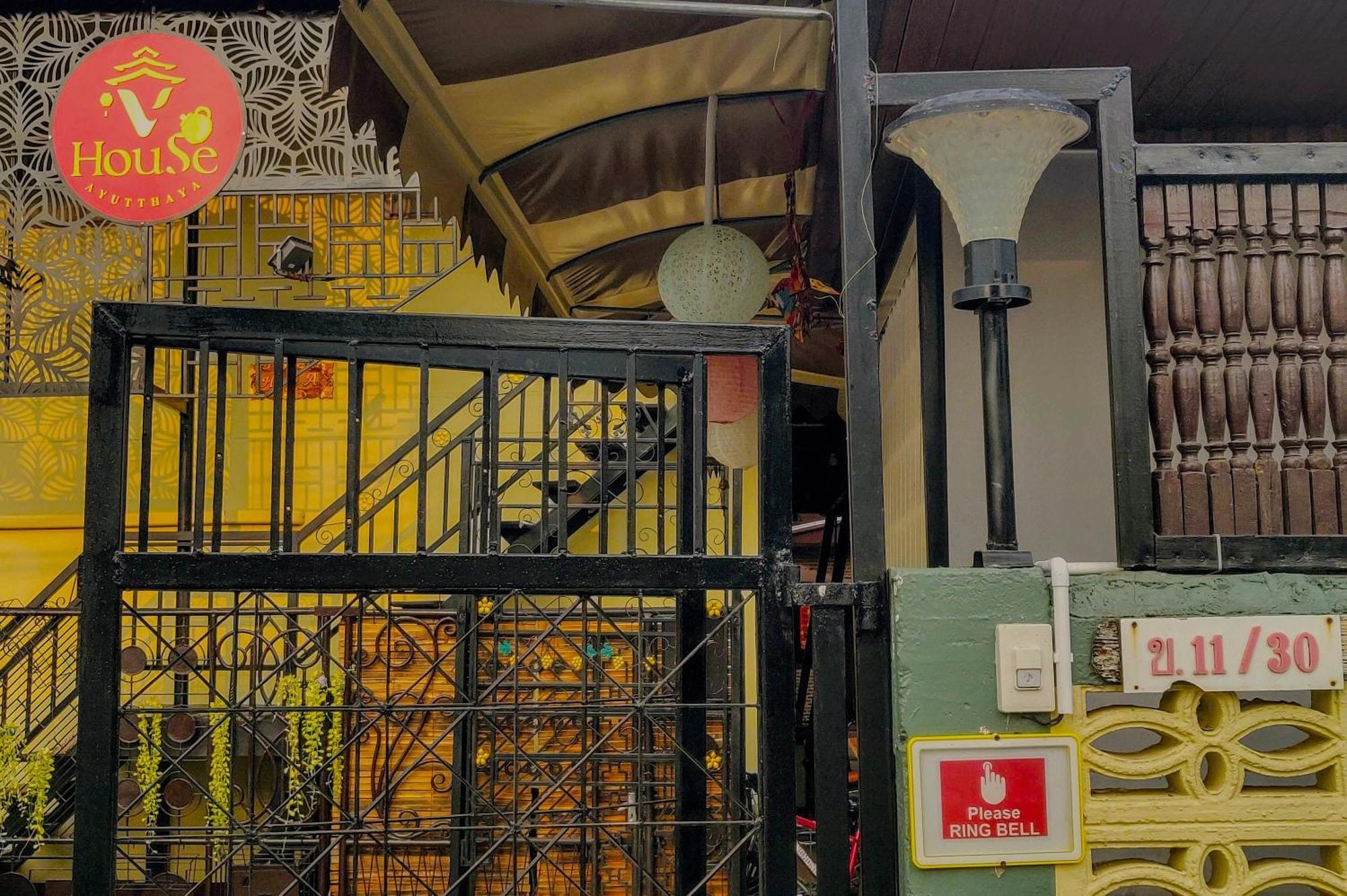 فندق V House فرا ناخون سي أيوتثايا المظهر الخارجي الصورة