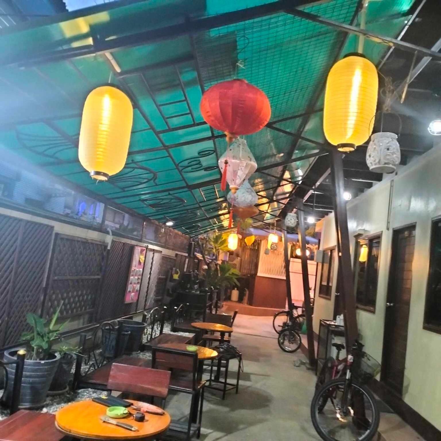 فندق V House فرا ناخون سي أيوتثايا المظهر الخارجي الصورة